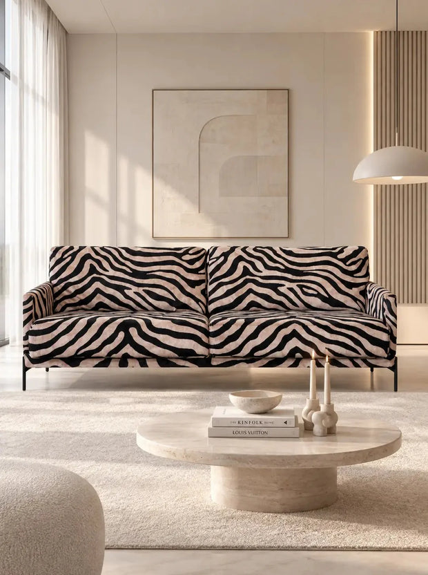 Lyon 3‑istuttava sohva – Lauritzon Okapi “Zebra”‑kankaalla - KalusteDuo_Huonekaluliike_3 istuttava sohva