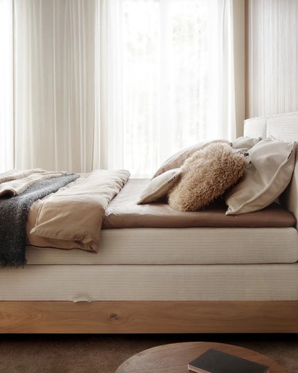 Nebia jenkkisänky säilytystilalla – massiivitammi, 140/160/180x200 cm - #KalusteDuo_#Huonekaluliike_Jenkkisänky
